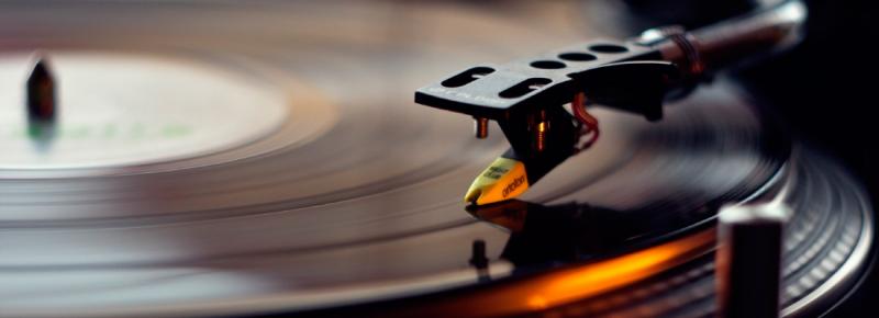 Лучшие виниловые проигрыватели до 35 000 рублей