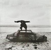 Виниловая пластинка Nineteen Seventy-Five (19 / Being Funny In a Foreign Language (1LP)