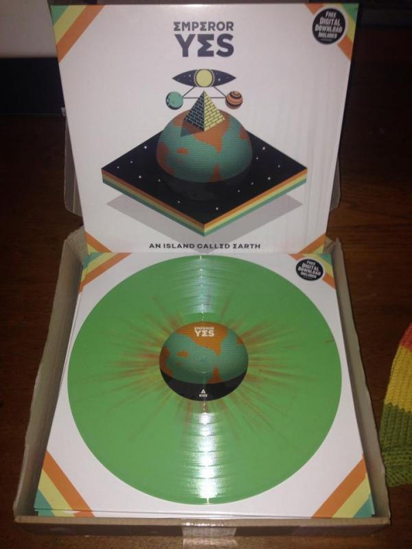 Уникальный винил: пластинки с метеоритом, упавшим 400 лет назад