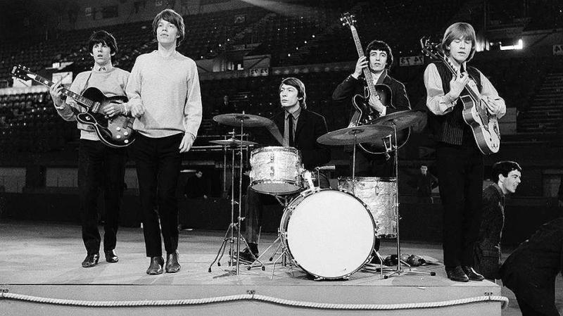 The Rolling Stones: История великой рок-группы, начавшей свой путь 12 июля в 1962 году. The Rolling Stones: История великой рок-группы, начавшей свой путь 12 июля в 1962 году.