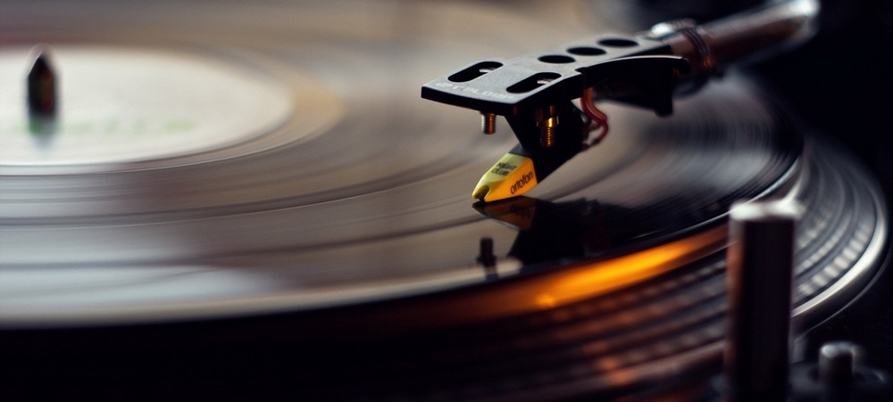 Обзор винилового проигрывателя PRO-JECT DEBUT CARBON EVO, фото 2 Обзор винилового проигрывателя PRO-JECT DEBUT CARBON EVO, фото 2