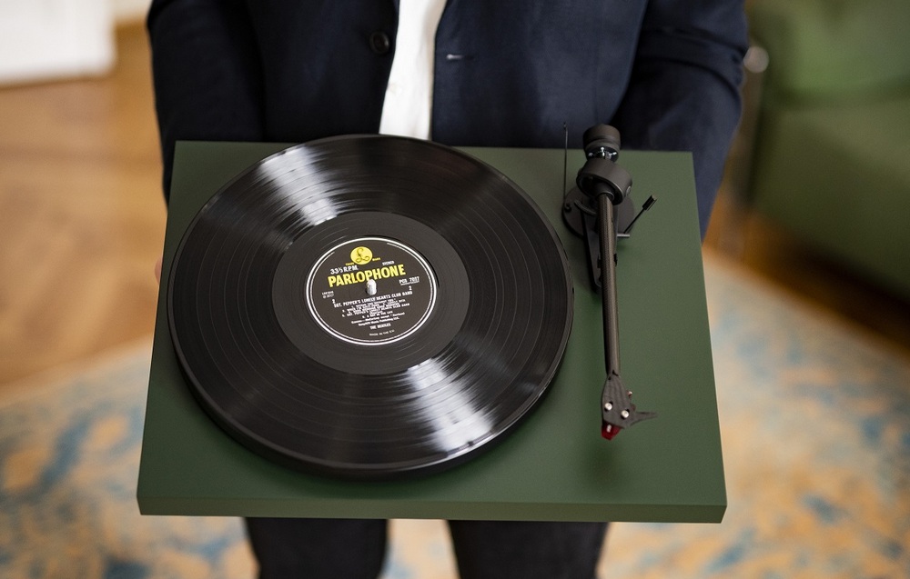 Обзор винилового проигрывателя PRO-JECT DEBUT CARBON EVO, фото 1 Обзор винилового проигрывателя PRO-JECT DEBUT CARBON EVO, фото 1