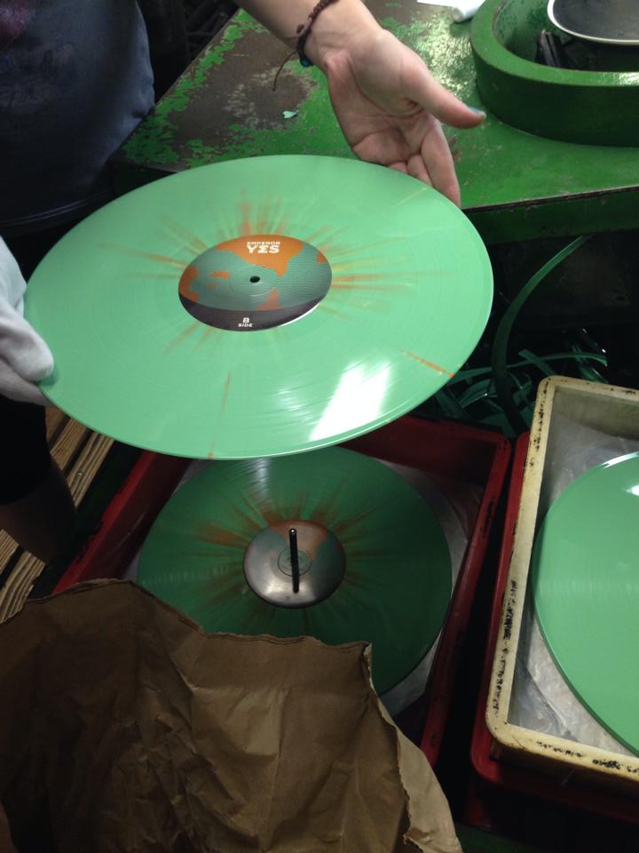 Уникальный винил: пластинки с метеоритом, упавшим 400 лет назад